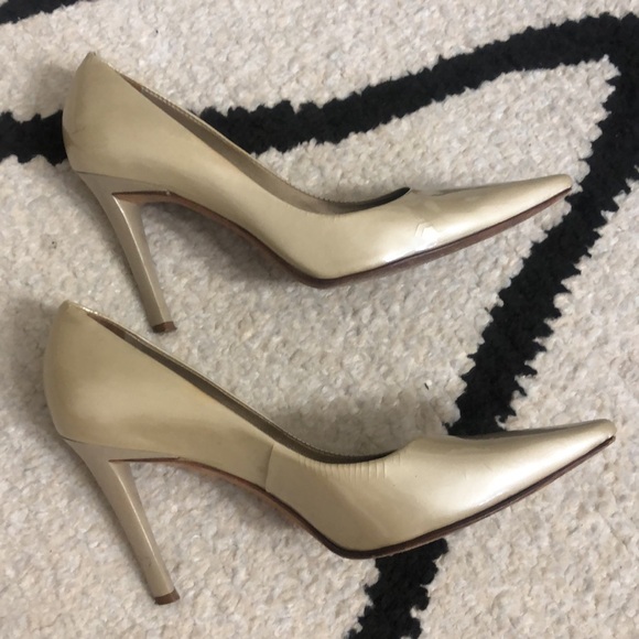 Patent Leather Pointed Toe Heels 8M Champagne color *Temp Sale 11/02 - Picture 5 of 7